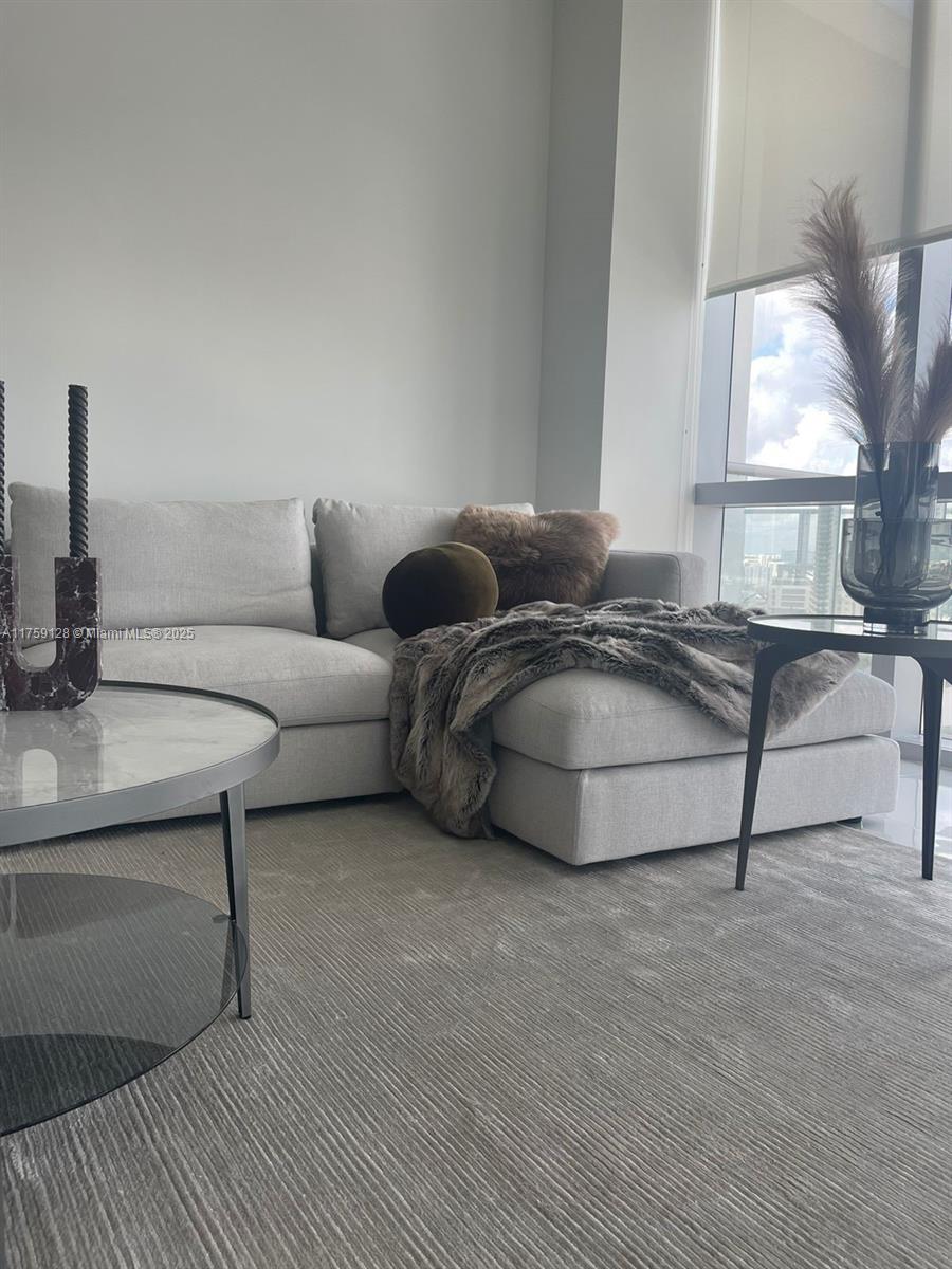 851 Northeast 1st Avenue, Unit 1401 Miami, FL 33132 - Photo 7 of 34