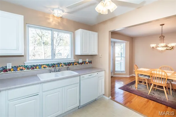 $335,000 | 1007 Arbor Pointe Drive, Manchester, MO 63088