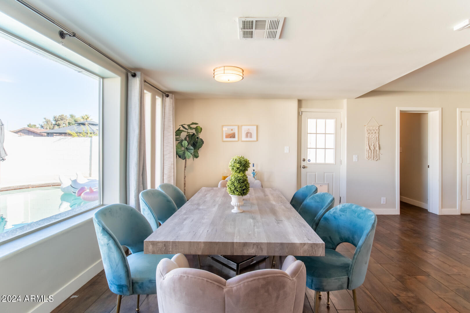 2254 West Charter Oak Road Phoenix, AZ 85029 - Photo 4 of 27 Phoenix airbnb