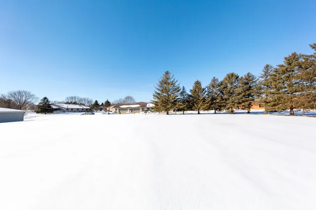 $79,900 | 675 East Welco Drive, Montgomery, MN 56069