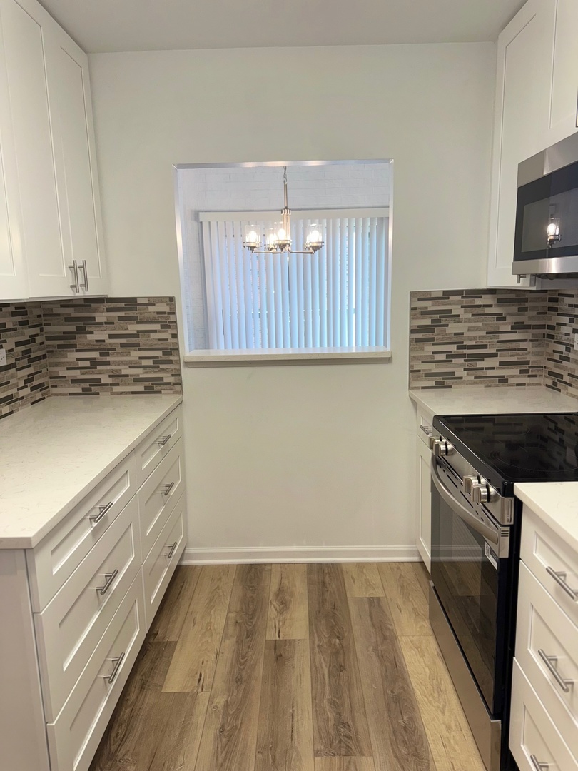 1424 Woodbridge Road, Unit 3D Joliet, IL 60436 - Photo 4 of 21 Gallery Image 4
