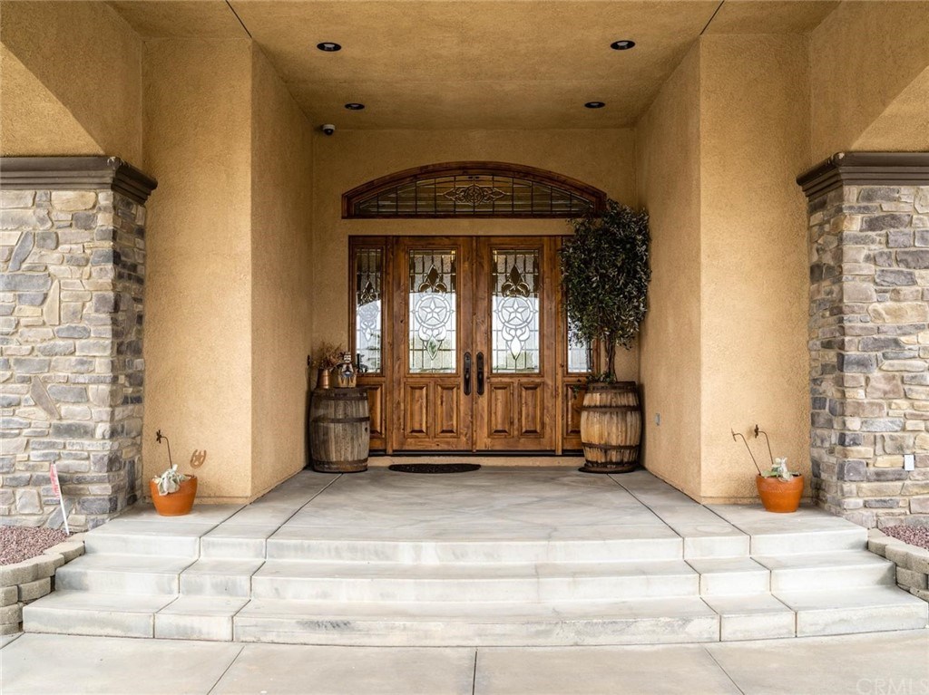 21055 Hazel Road, Unit A&B Apple Valley, CA 92308 - Photo 3 of 64