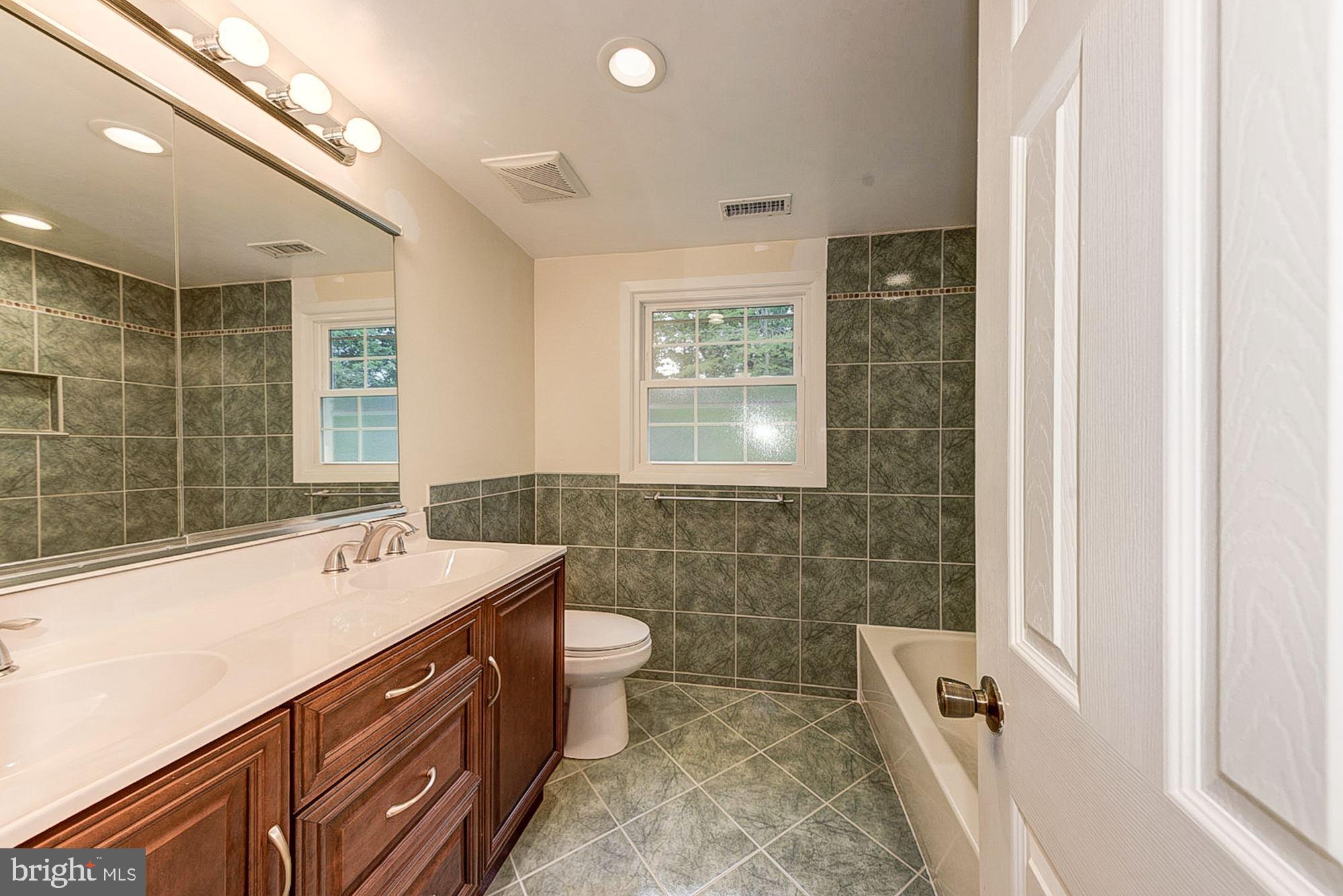 8804 Gramercy Lane Laurel, MD 20708 - Photo 17 of 30 Gallery Image 17