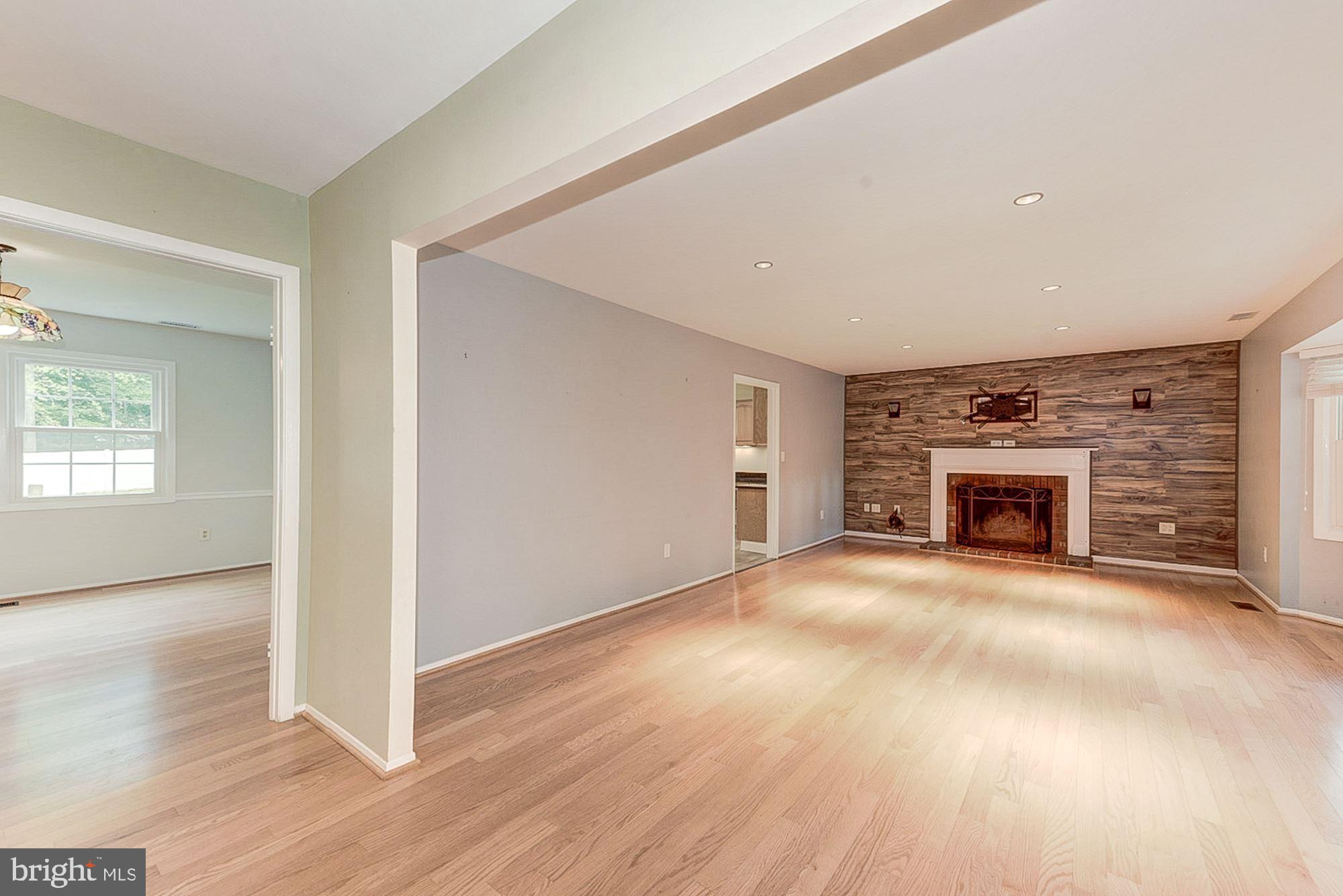 8804 Gramercy Lane Laurel, MD 20708 - Photo 4 of 30 Gallery Image 4