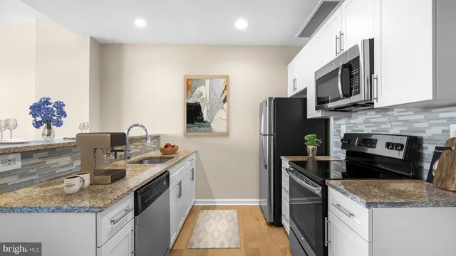 $1,550 | 235 North Christopher Columbus Boulevard, Unit 905, Philadelphia, PA 19106