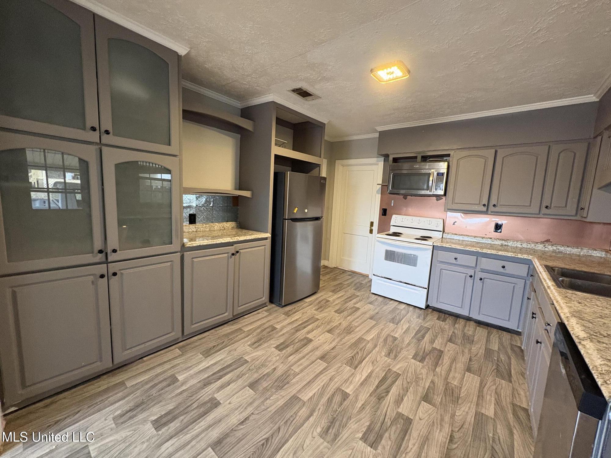 106 Overby Street Brandon, MS 39042 - Photo 14 of 36 IMG_4149