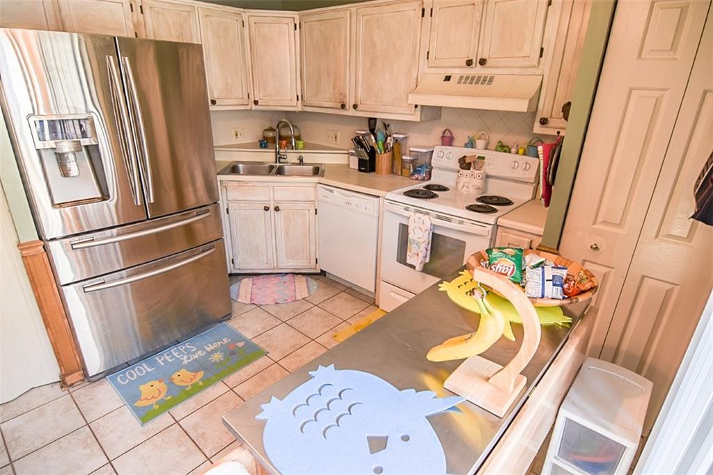 1911 Tamarack Road Anderson, IN 46011 - Photo 5 of 18 Gallery Image 5
