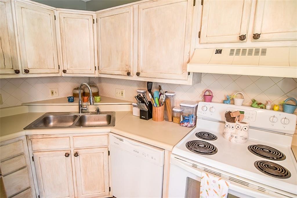 1911 Tamarack Road Anderson, IN 46011 - Photo 6 of 18 Gallery Image 6