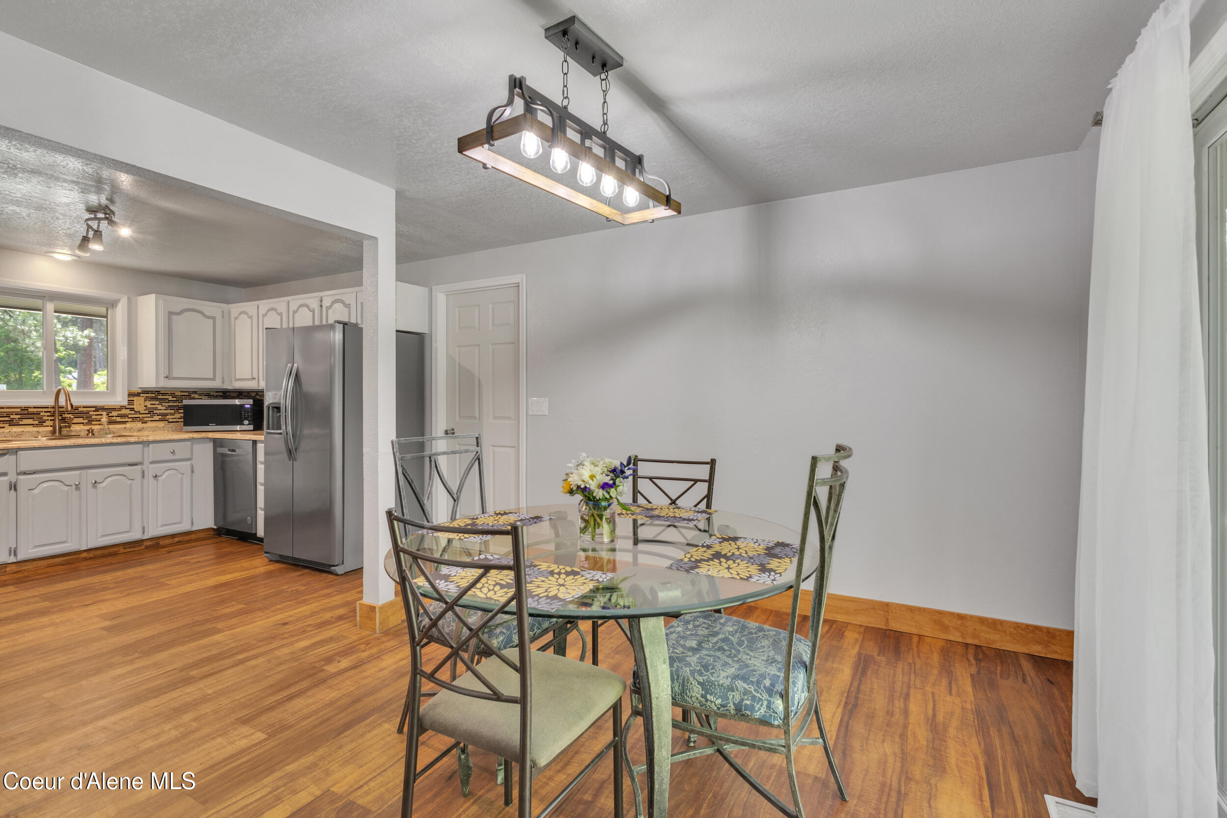 222 South Ross Point Road Post Falls, ID 83854 - Photo 10 of 47 10. Dining