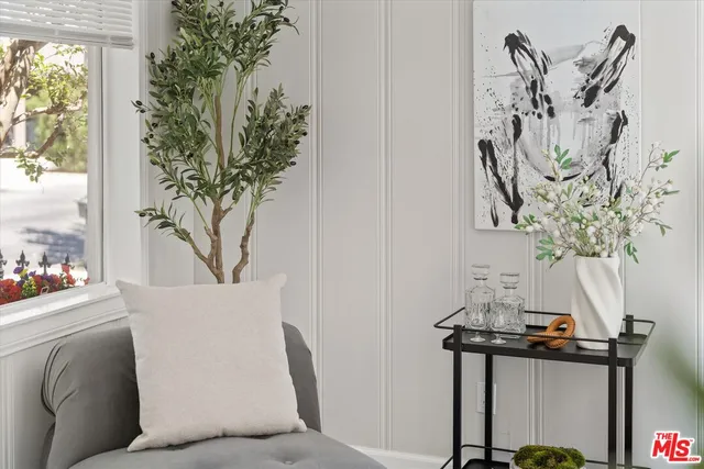 $1,968,000 | 560 North Croft Avenue, West Hollywood, CA 90048