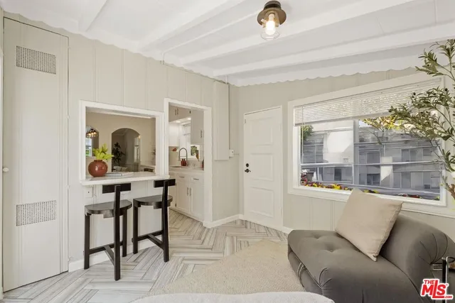 $1,968,000 | 560 North Croft Avenue, West Hollywood, CA 90048