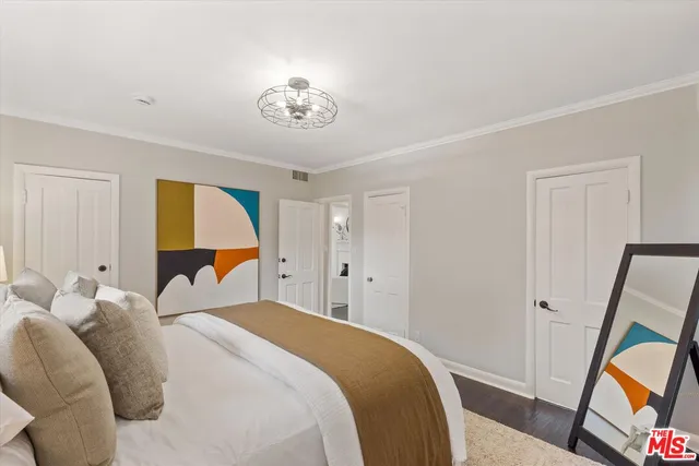 $1,968,000 | 560 North Croft Avenue, West Hollywood, CA 90048