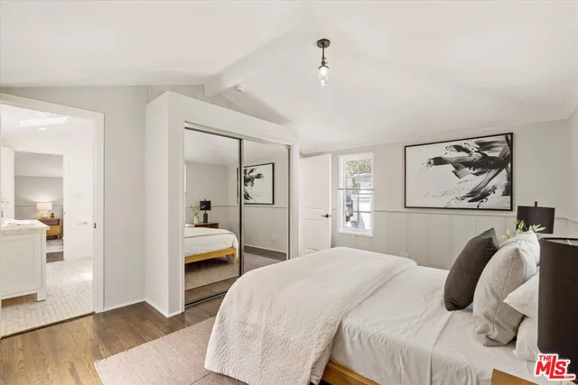 $1,968,000 | 560 North Croft Avenue, West Hollywood, CA 90048