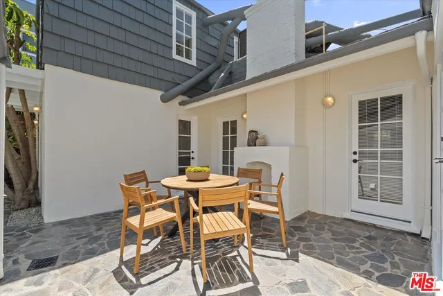 $1,968,000 | 560 North Croft Avenue, West Hollywood, CA 90048