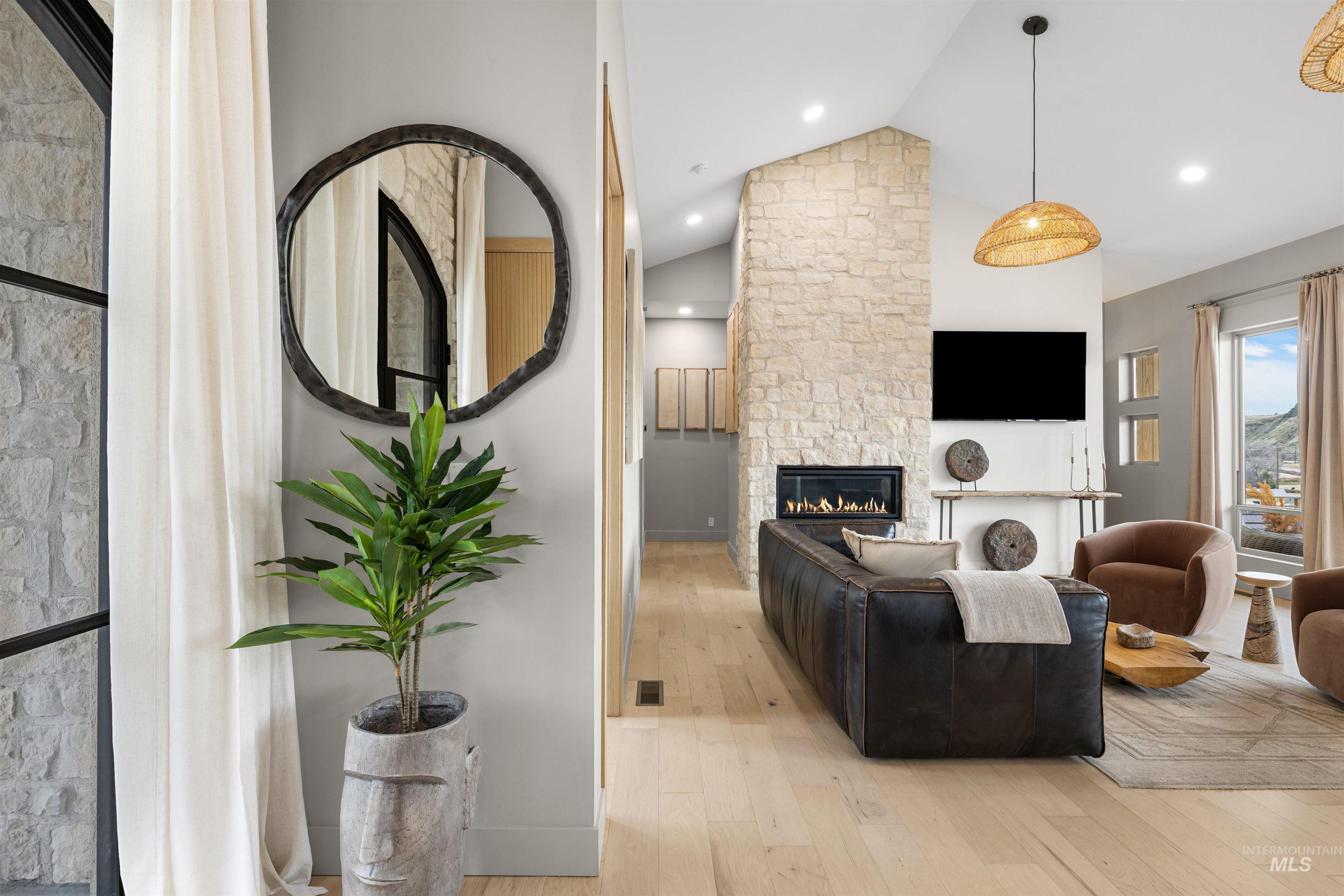 5793 South Brian Way Boise, ID 83716 - Photo 5 of 45