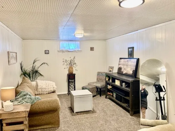 $226,000 | 900 14th Place, Camanche, IA 52730