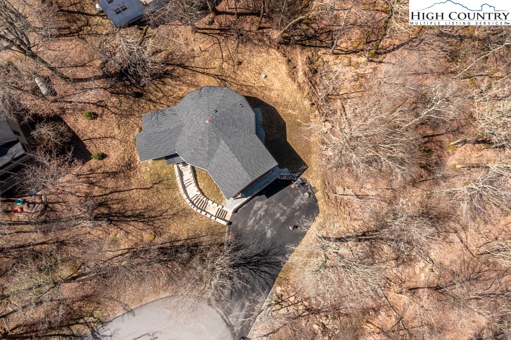 102 Ski Beech Road Beech Mountain, NC 28604 - Photo 36 of 40 a view of roof