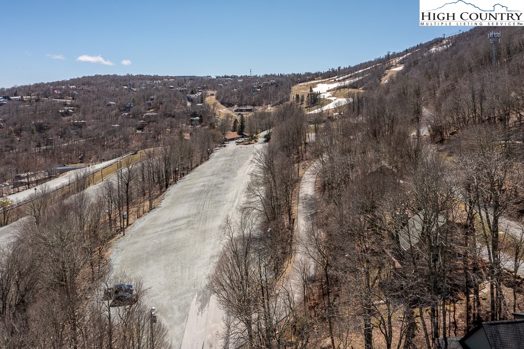 102 Ski Beech Road Beech Mountain, NC 28604 - Photo 39 of 40 a view of balcony