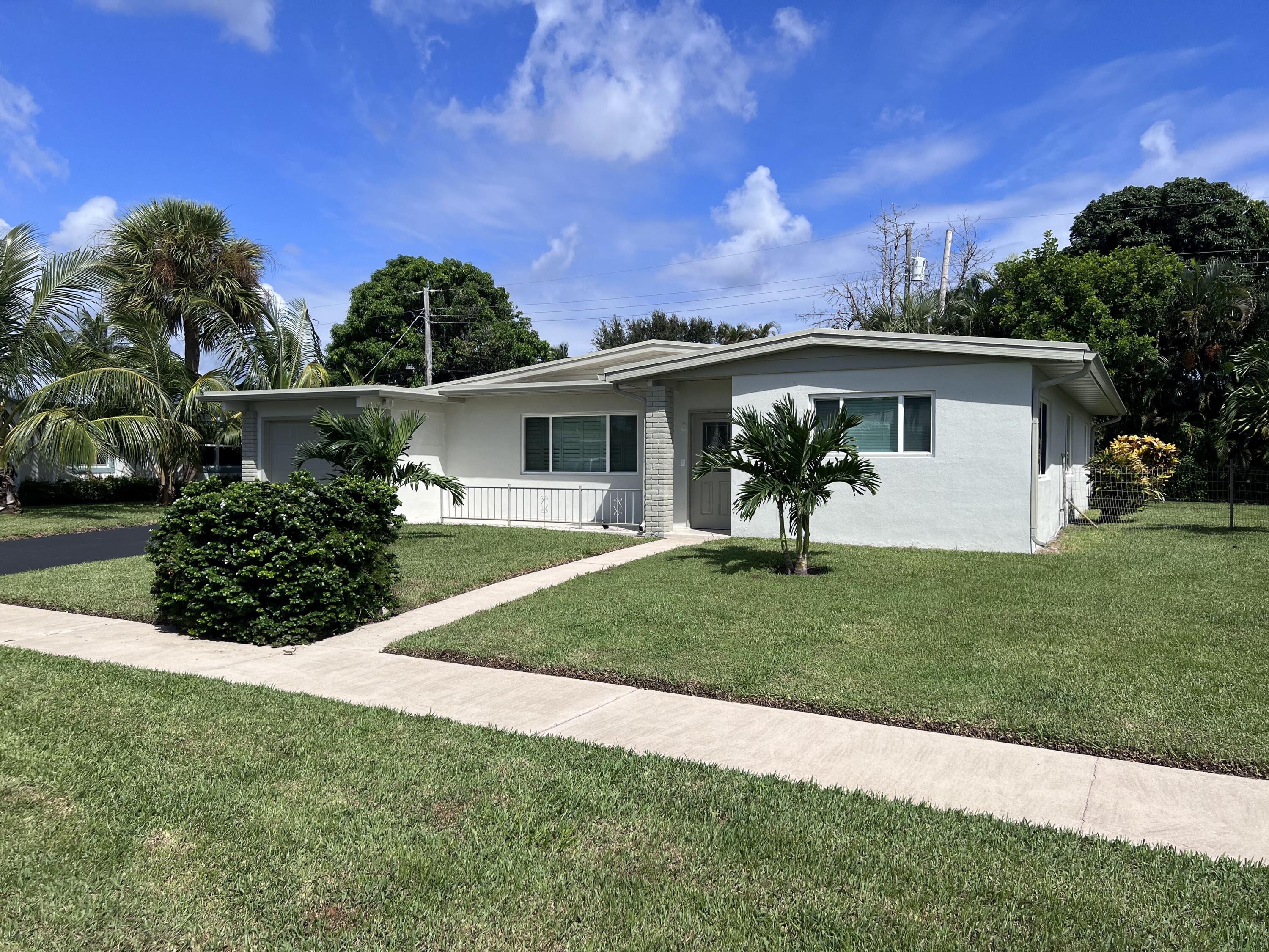 441 Inlet Road North Palm Beach, FL 33408 - Photo 2 of 36 IMG_8149