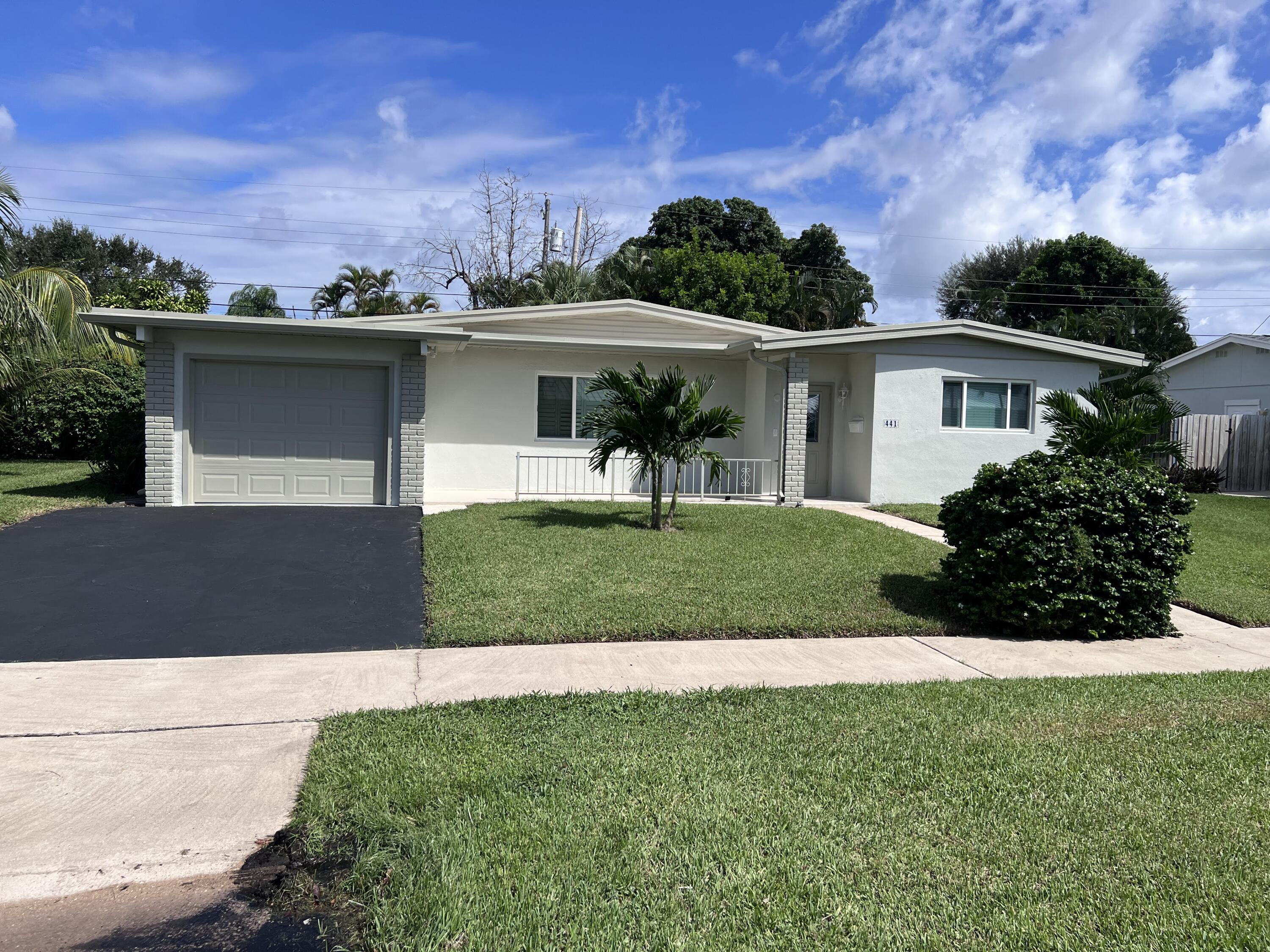 441 Inlet Road North Palm Beach, FL 33408 - Photo 3 of 36 IMG_8150