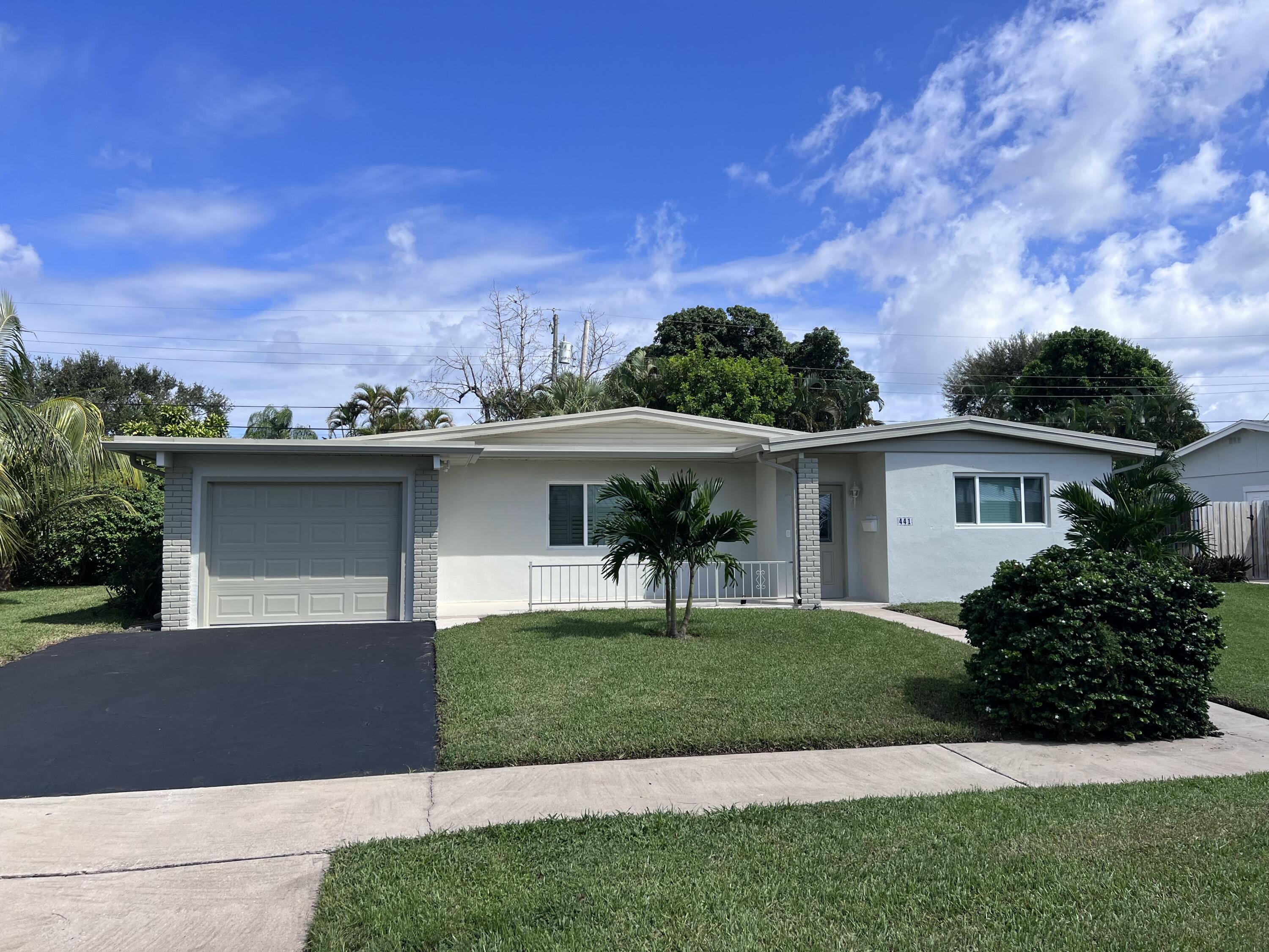 441 Inlet Road North Palm Beach, FL 33408 - Photo 4 of 36 IMG_8151