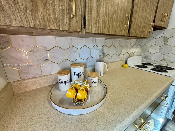 $2,500 | 5100 Rilma Avenue, Sarasota, FL 34234