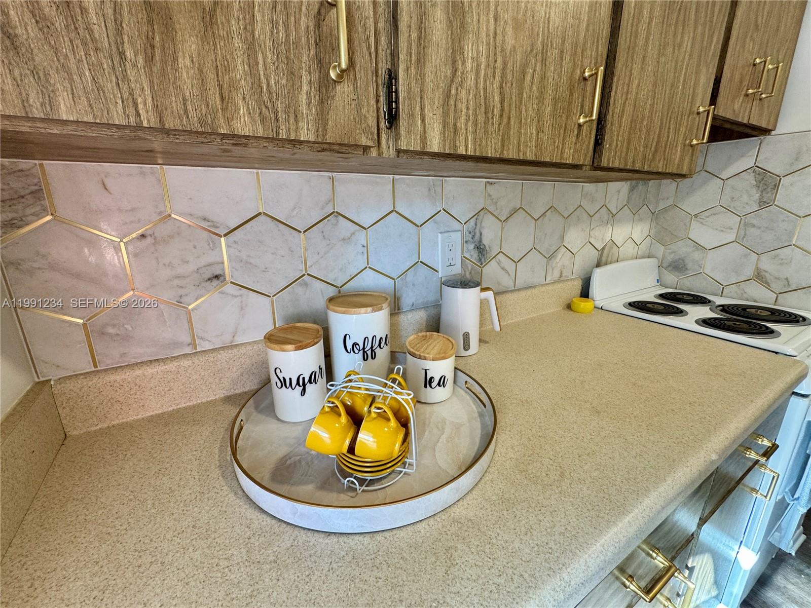 5100 Rilma Avenue Sarasota, FL 34234 - Photo 12 of 27