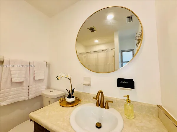 $2,500 | 5100 Rilma Avenue, Sarasota, FL 34234