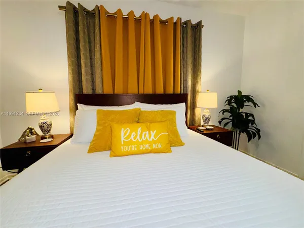 $2,500 | 5100 Rilma Avenue, Sarasota, FL 34234