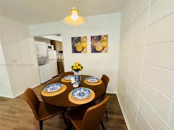 $2,500 | 5100 Rilma Avenue, Sarasota, FL 34234