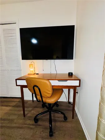 $2,500 | 5100 Rilma Avenue, Sarasota, FL 34234