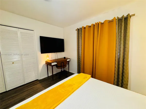 $2,500 | 5100 Rilma Avenue, Sarasota, FL 34234