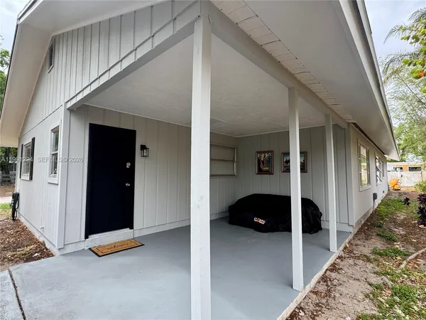 $2,500 | 5100 Rilma Avenue, Sarasota, FL 34234