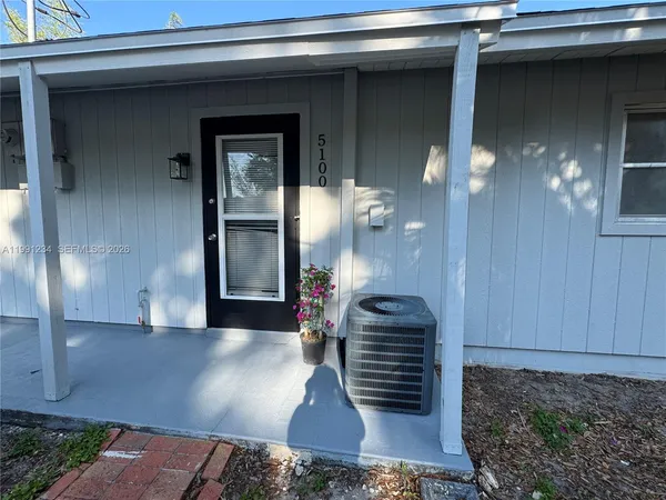 $2,500 | 5100 Rilma Avenue, Sarasota, FL 34234
