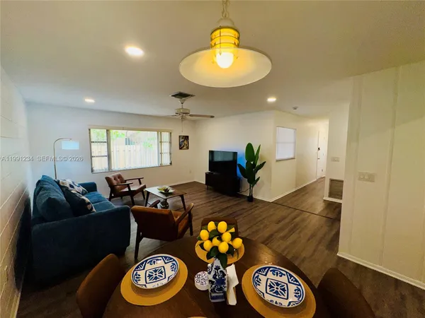 $2,500 | 5100 Rilma Avenue, Sarasota, FL 34234