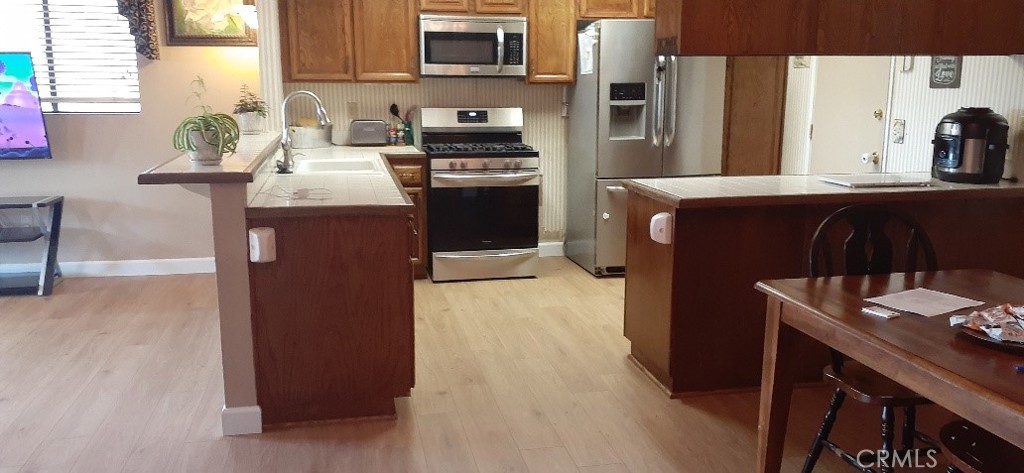 1484 Pepper Tree Drive Hemet, CA 92545 - Photo 18 of 29 Kitchen