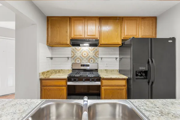 $1,600 | 413 Country Aire Drive, Round Rock, TX 78664