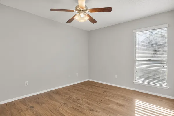 $1,600 | 413 Country Aire Drive, Round Rock, TX 78664