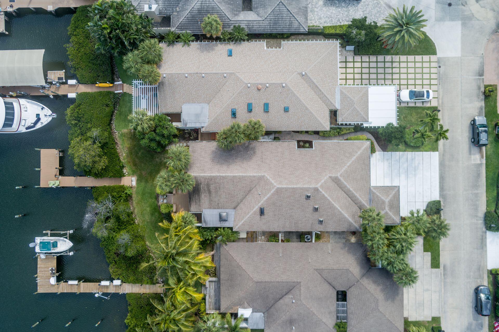 17184 Bay Street Jupiter, FL 33477 - Photo 4 of 46 39