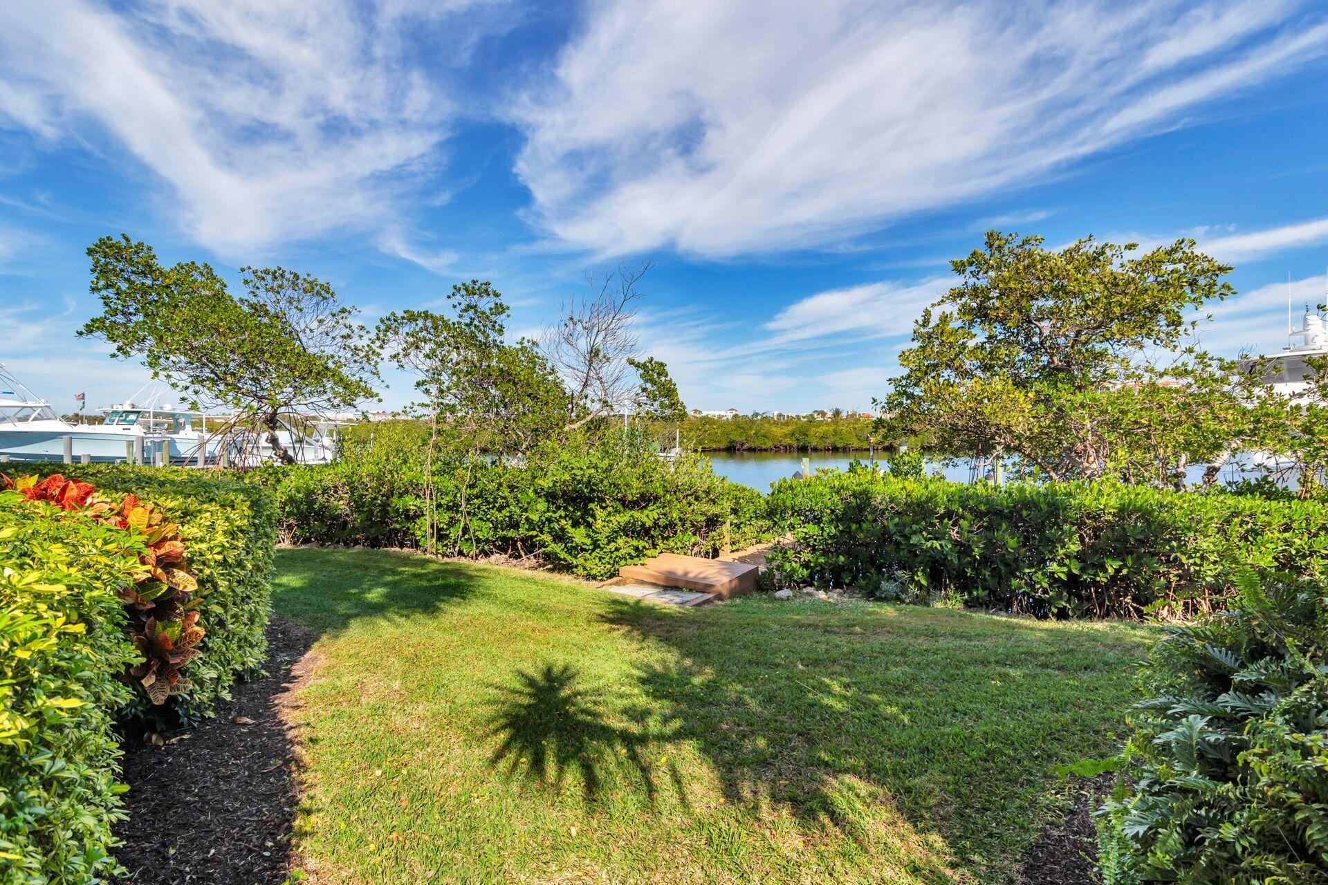 17184 Bay Street Jupiter, FL 33477 - Photo 44 of 46 31