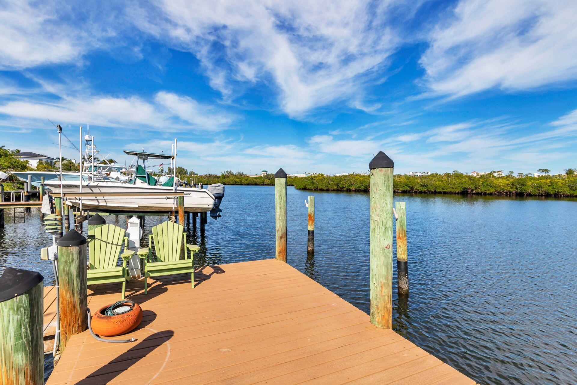 17184 Bay Street Jupiter, FL 33477 - Photo 7 of 46 35