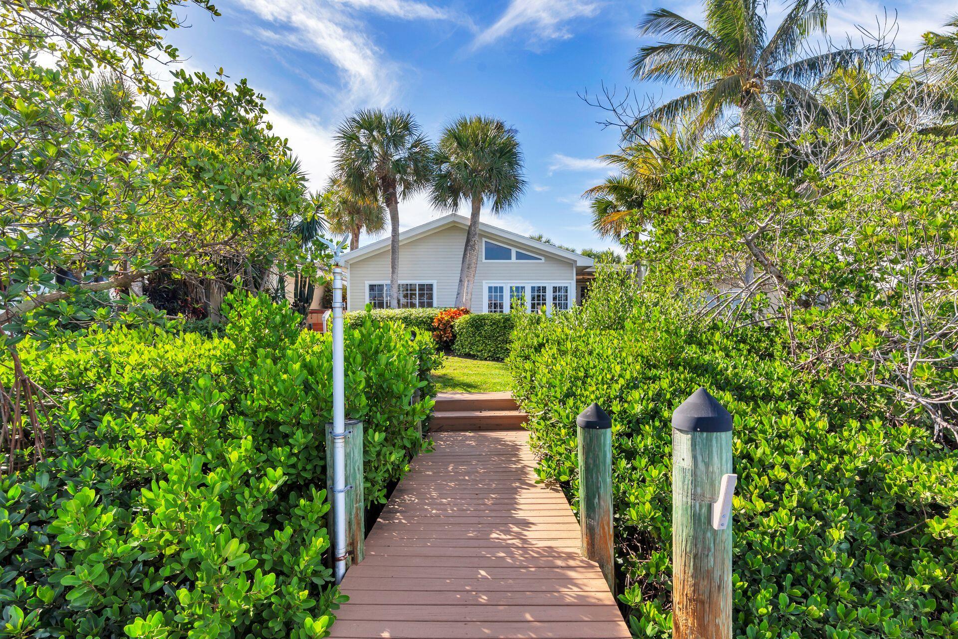 17184 Bay Street Jupiter, FL 33477 - Photo 9 of 46 36