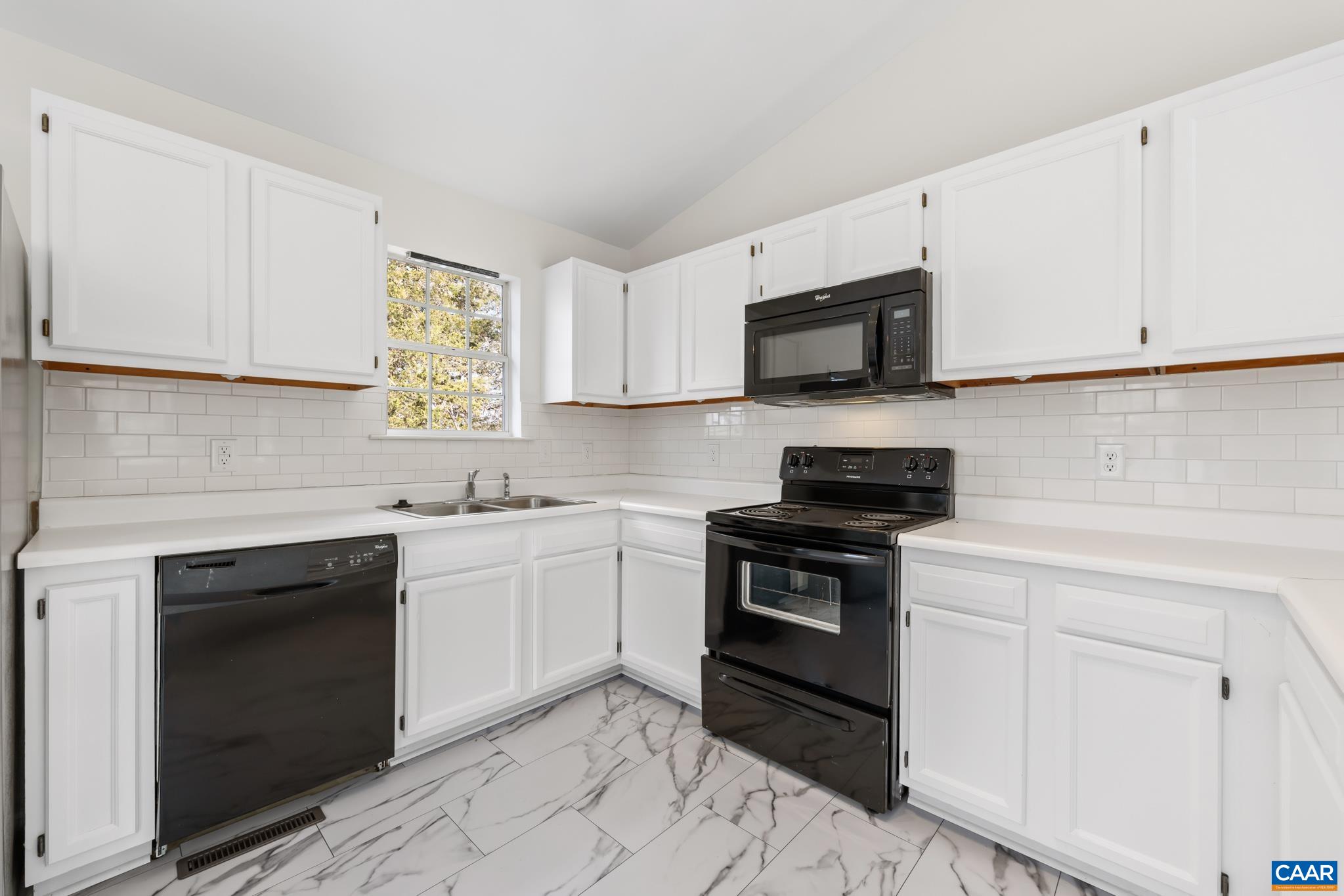 736 Jonquil Road Ruckersville, VA 22968 - Photo 8 of 37