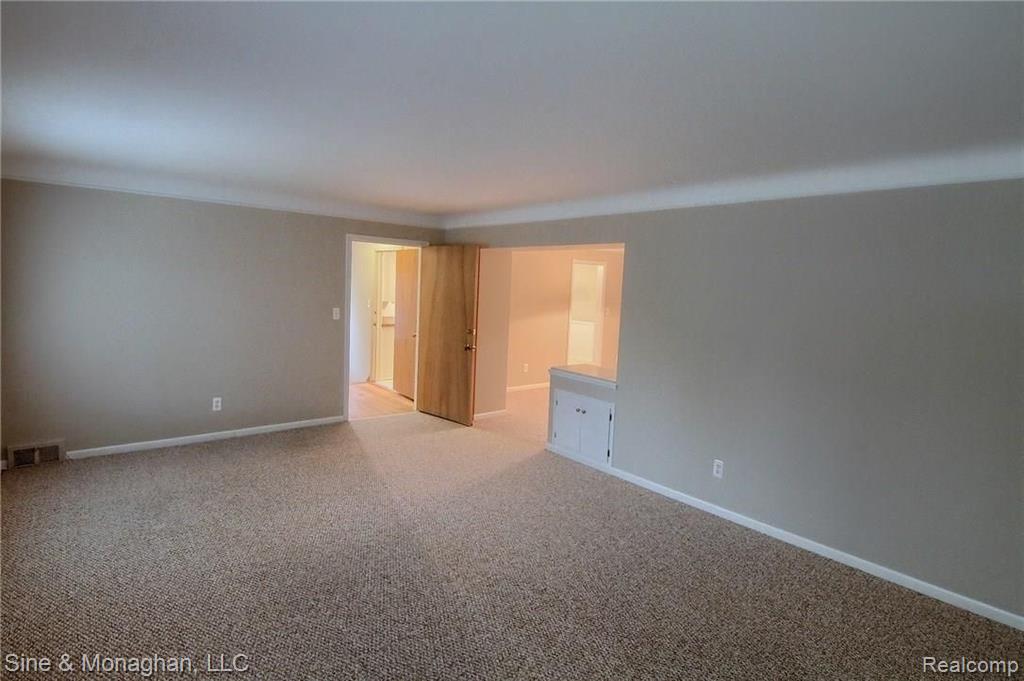 886 Harcourt Road Grosse Pointe Park, MI 48230 - Photo 25 of 39