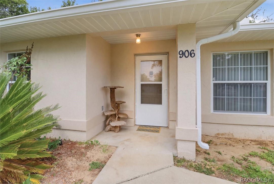 906 Oak Street Inverness, FL 34452 - Photo 2 of 35
