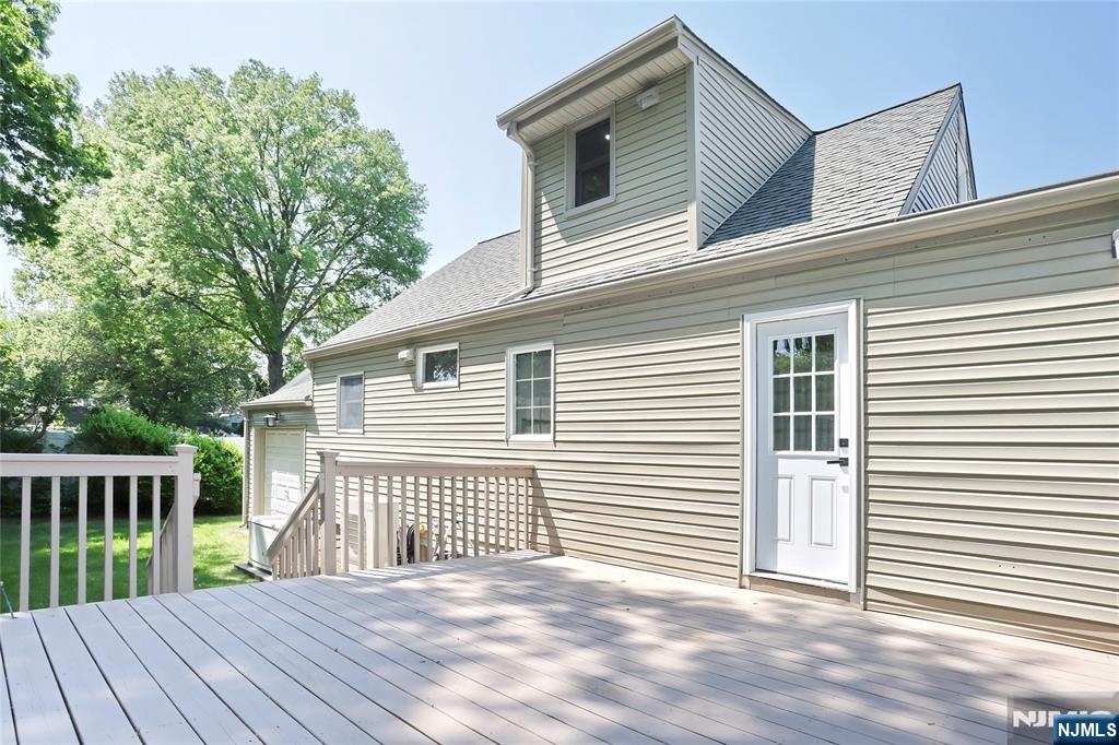 20 Dojean Court Bergenfield, NJ 07621 - Photo 47 of 50