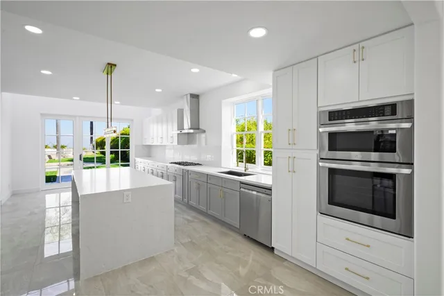 a view of a window in a room