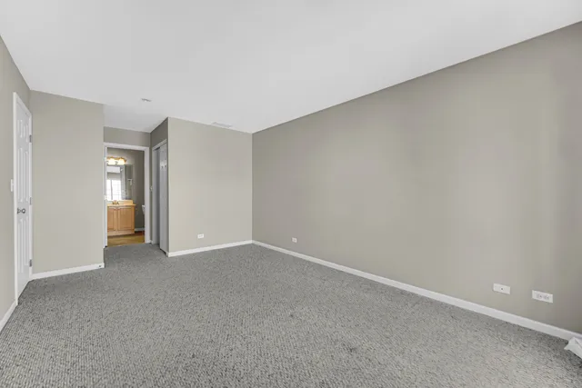 $333,000 | 3356 Ravinia Circle, Aurora, IL 60504