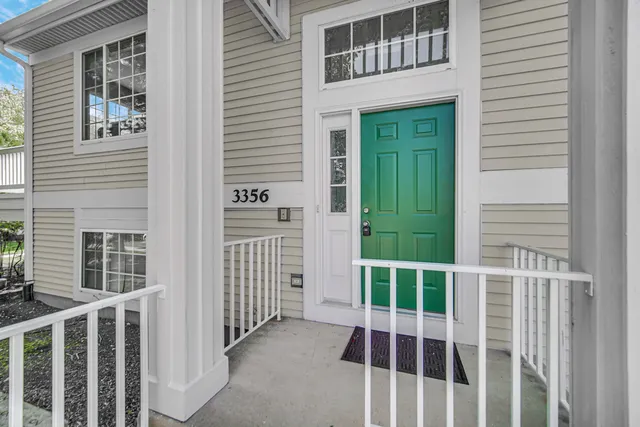 $333,000 | 3356 Ravinia Circle, Aurora, IL 60504