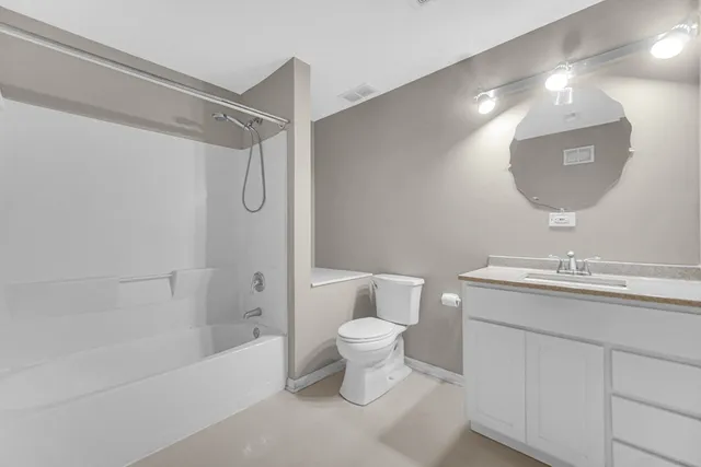 $333,000 | 3356 Ravinia Circle, Aurora, IL 60504